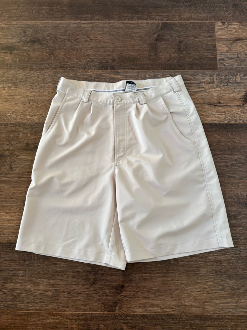 Under Armour Men's Golf Shorts Khaki/Tan, Size 32